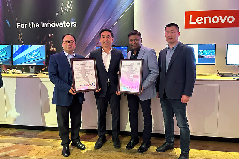 颁证仪式现场合影