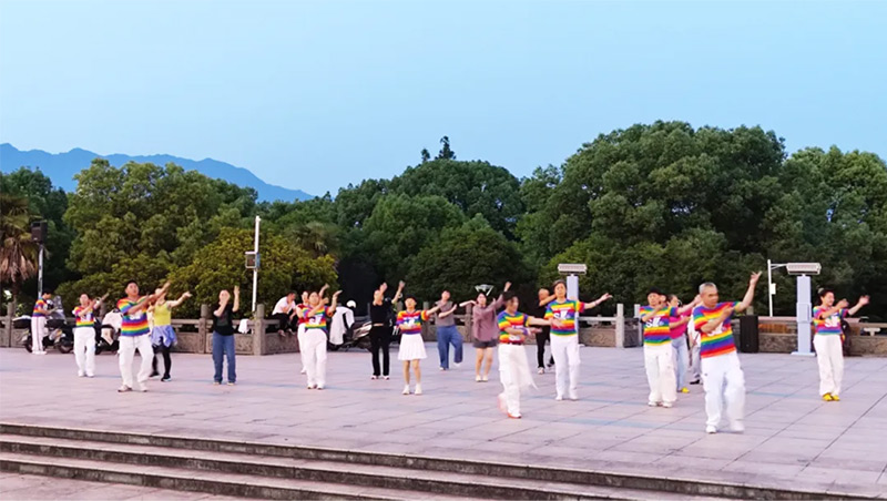 智能广场舞设备，跳舞不扰民！