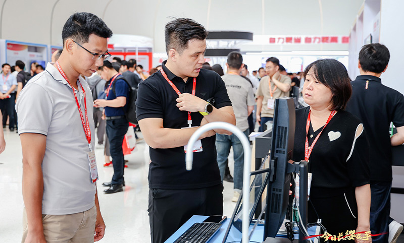 搭载清听声学定向音响聚音屏技术终端产品