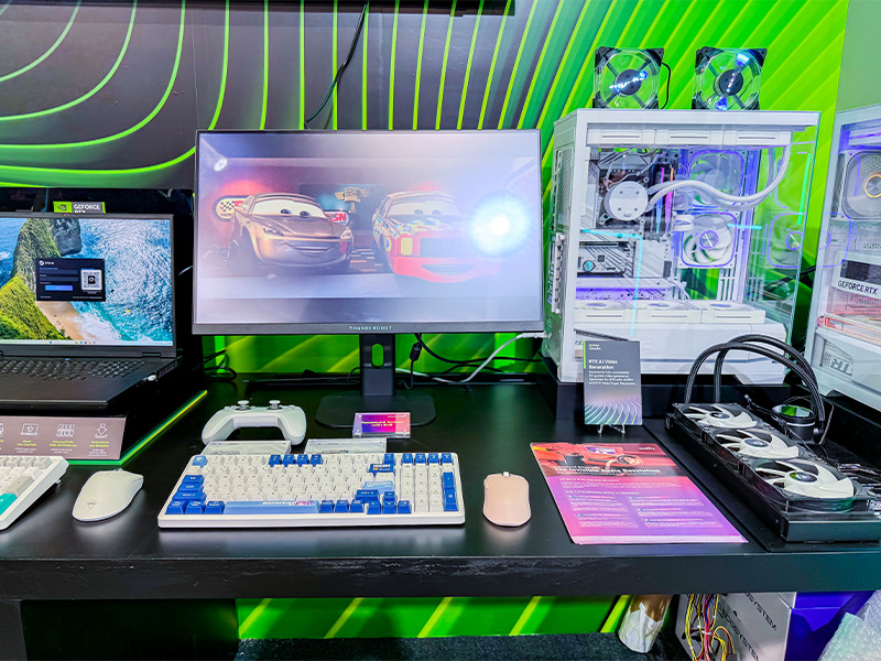 集成清听声学聚音屏（Focusound Screen®）技术的游戏显示器