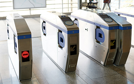 闸机集成定向声模组产品,定向发声,提升用户体验